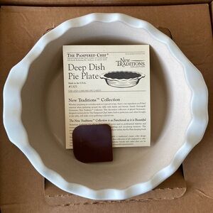 Pampered Chef Deep Dish Pie Plate